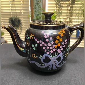 World War II Teapot Escorted to USA by Royal Navy England Democracy Cracked Lid